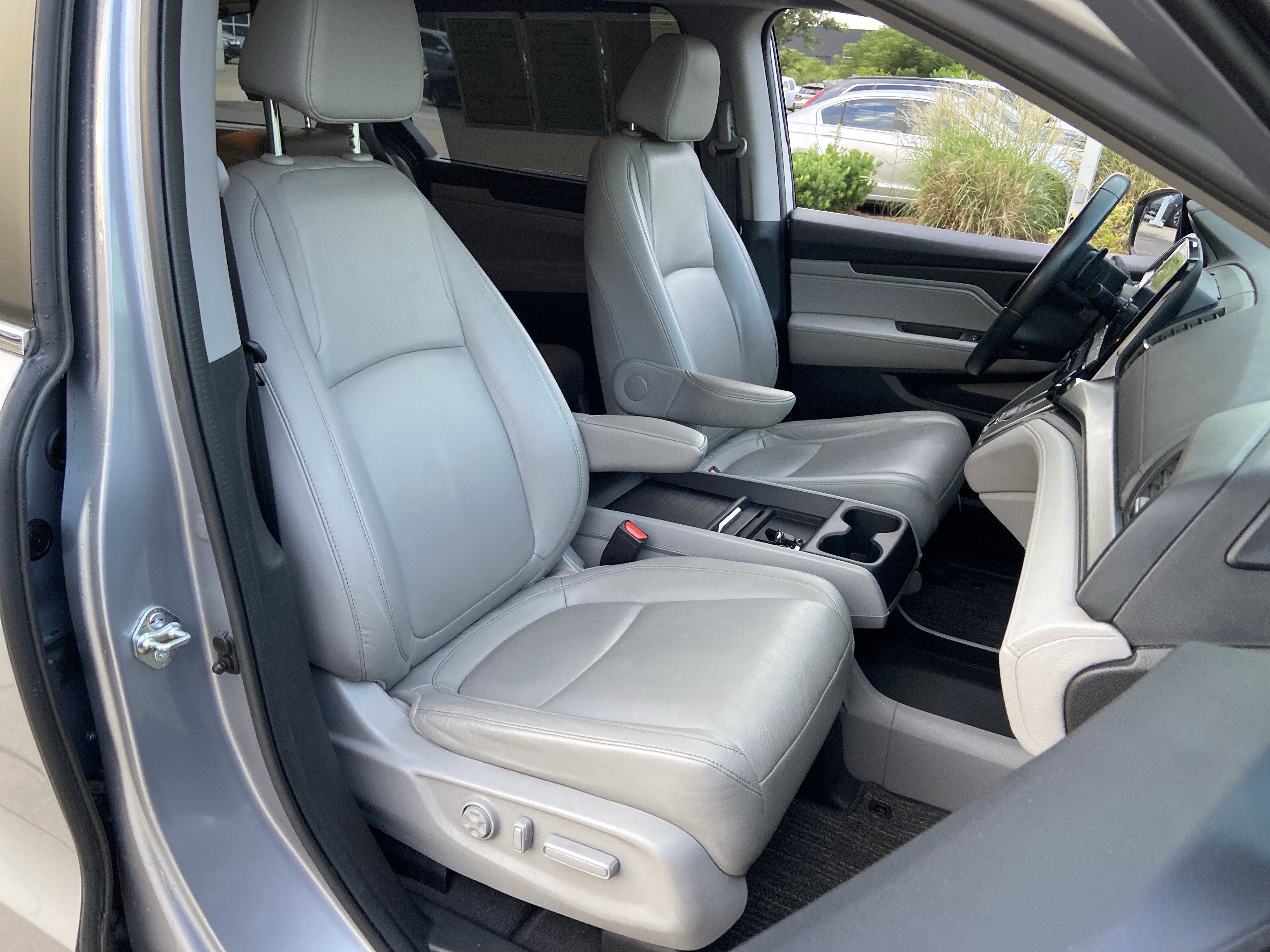 Used 2021 Lunar Silver Metallic Honda EX-L image 20
