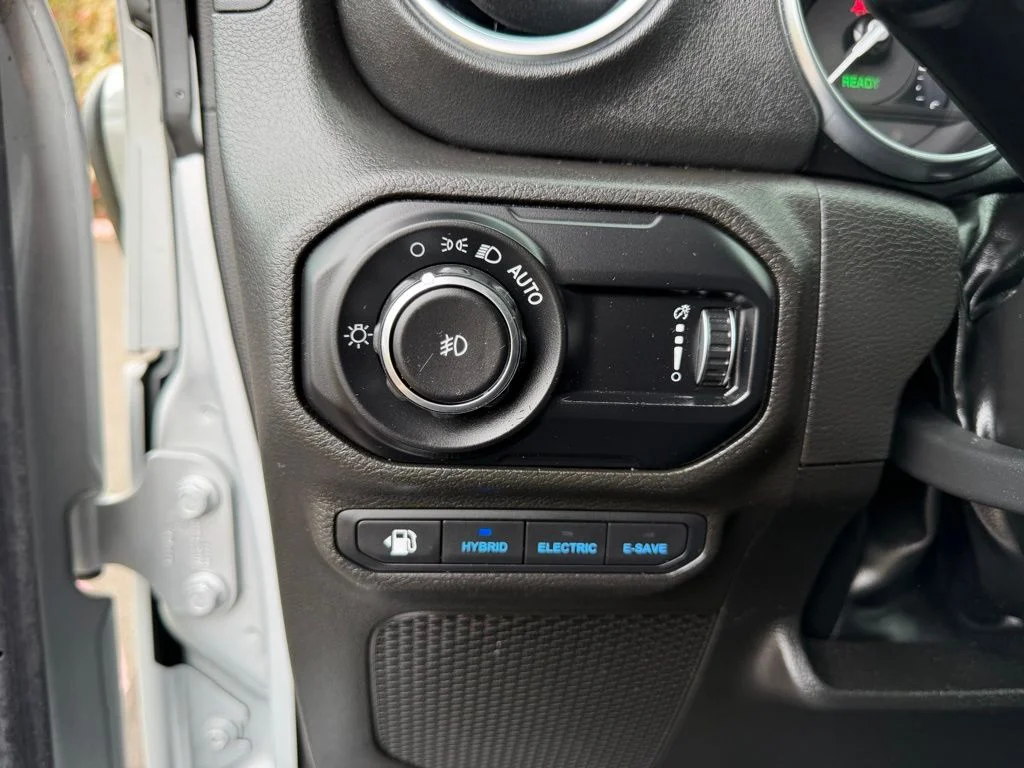 Used 2023 Silver Jeep Sahara 4xe image 15
