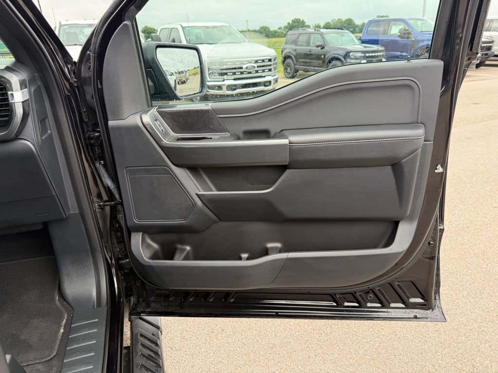 Used 2023 Black Ford XLT image 19