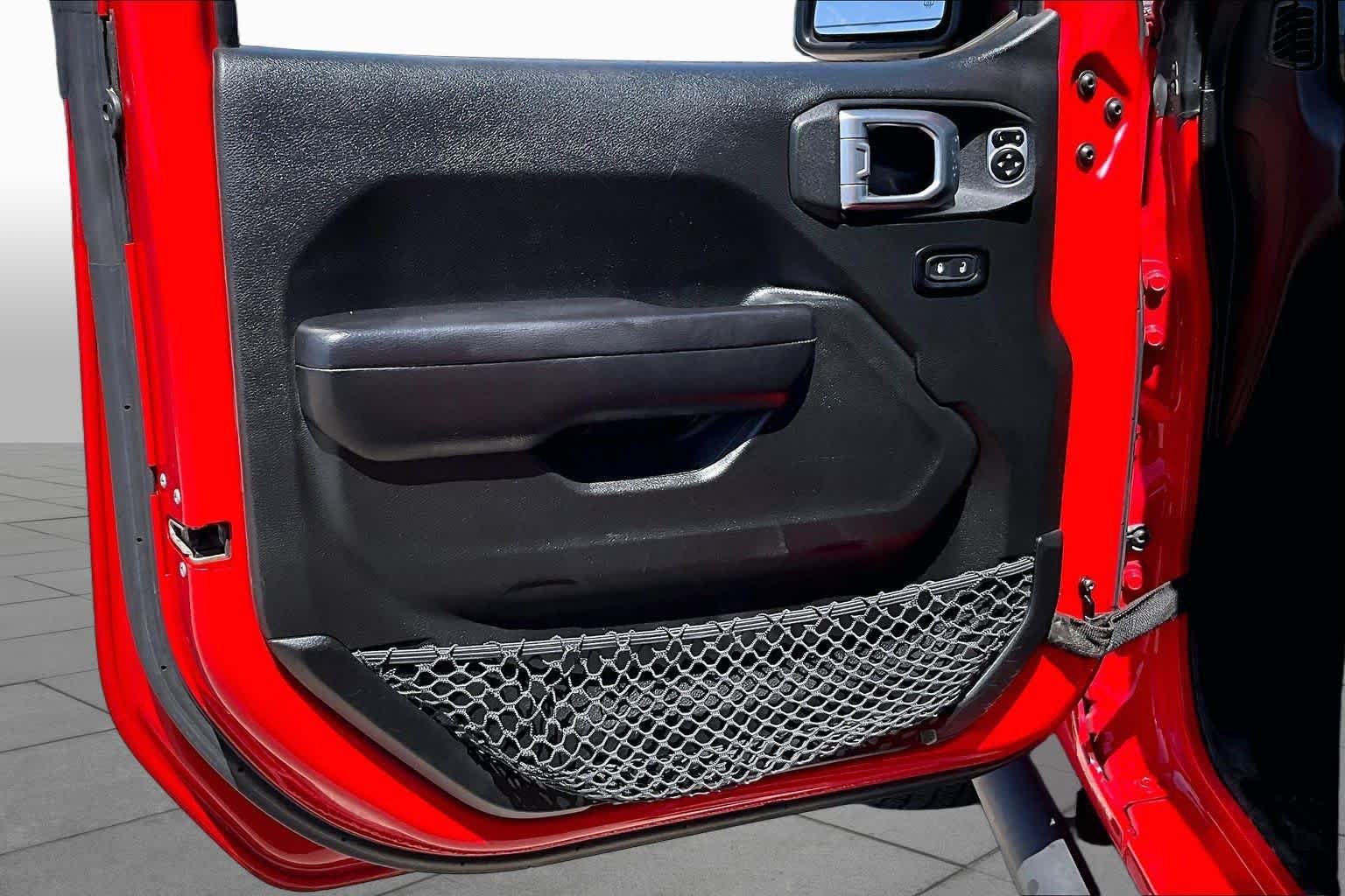 Used 2019 Firecracker Red Clearcoat Jeep Sport Altitude image 20