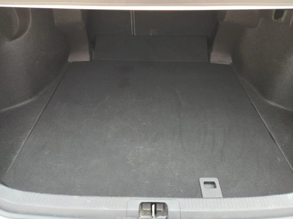 Used 2022 Wind Chill Pearl Toyota XSE image 34
