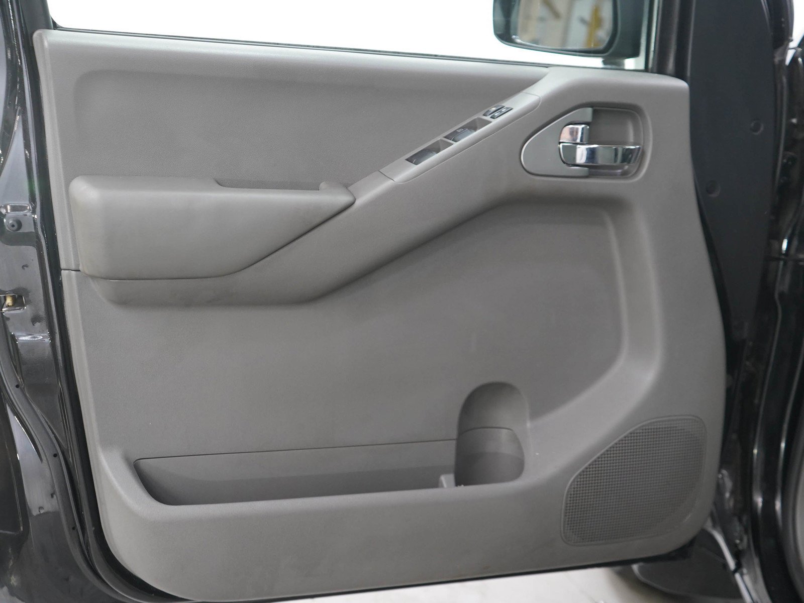 Used 2012 Super Black Metallic Nissan SV image 18