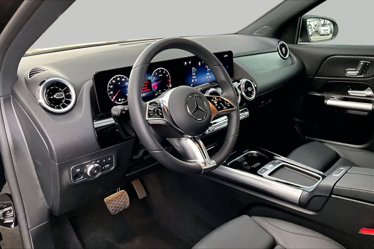 Certified Used 2025 Night Black Mercedes-Benz GLA 250 image 18