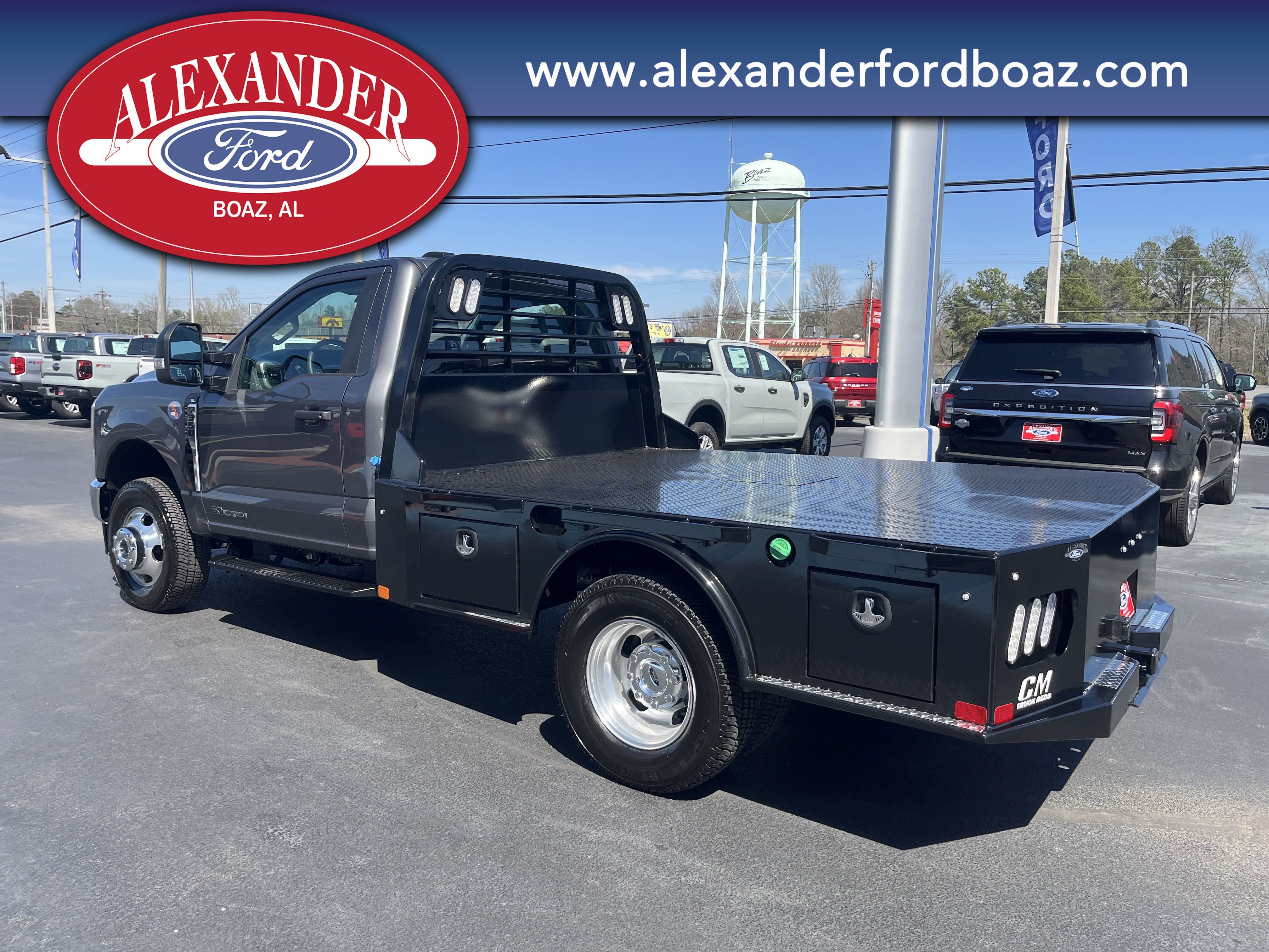 2025 Ford F-350 Super Duty Chassis Cab XL - Photo 2