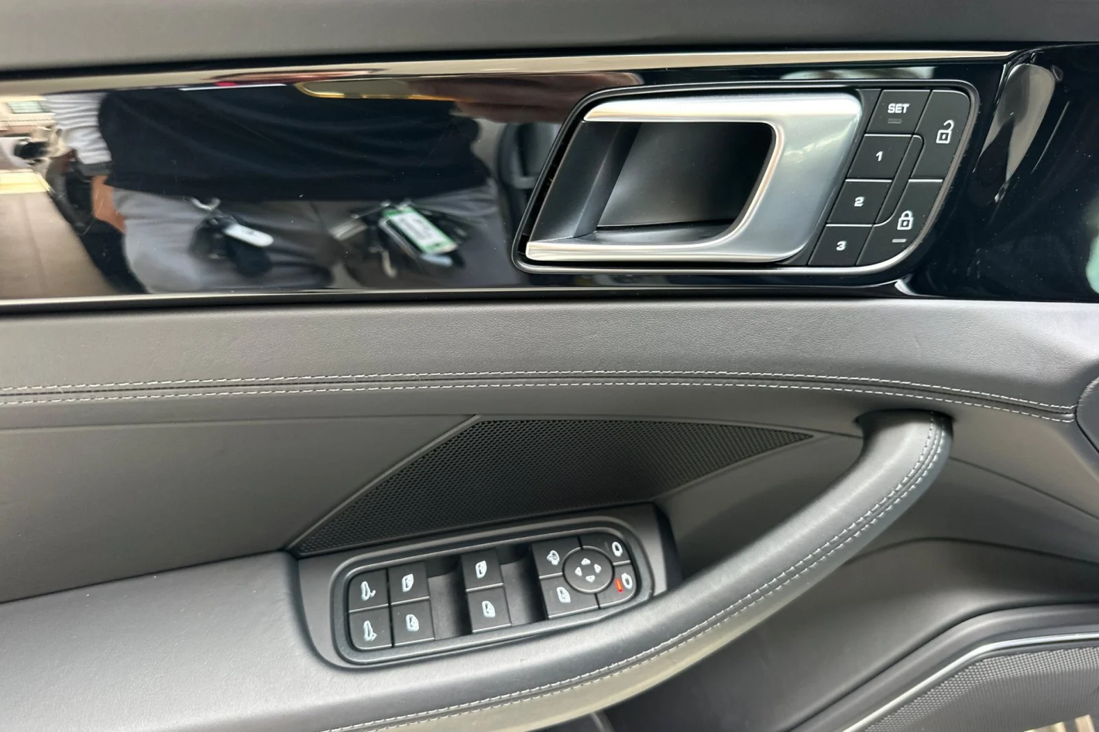 Used 2023 Chalk Porsche 4S image 12