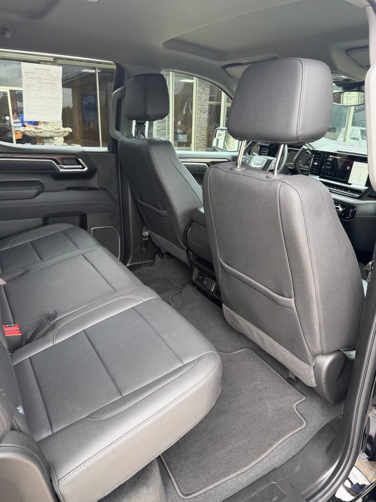 Used 2025 Onyx Black GMC SLT image 29