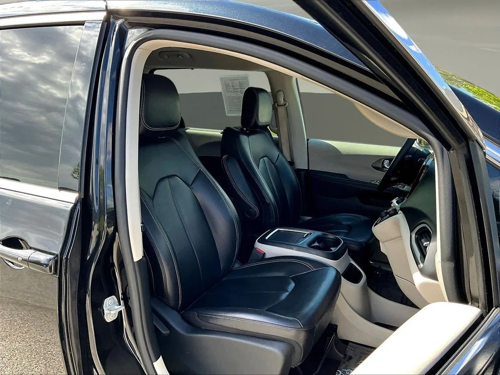 Certified Used 2023 Black Chrysler Touring L image 31