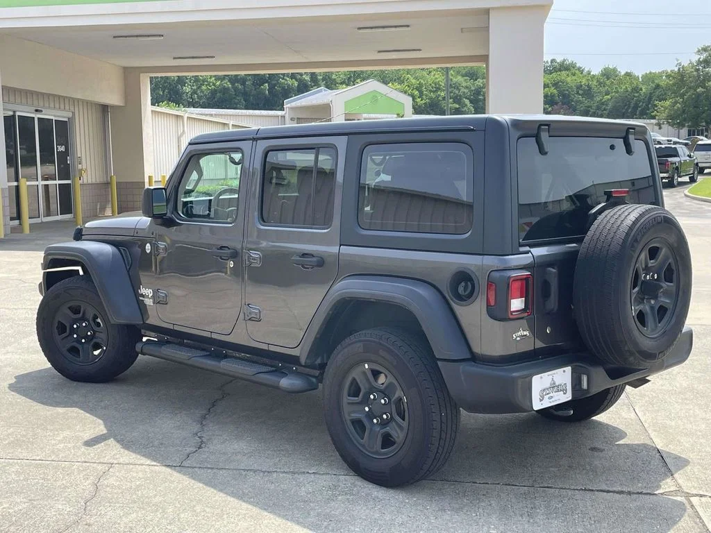 Certified Used 2018 Granite Crystal Clearcoat Metallic Jeep Unlimited Sport image 5