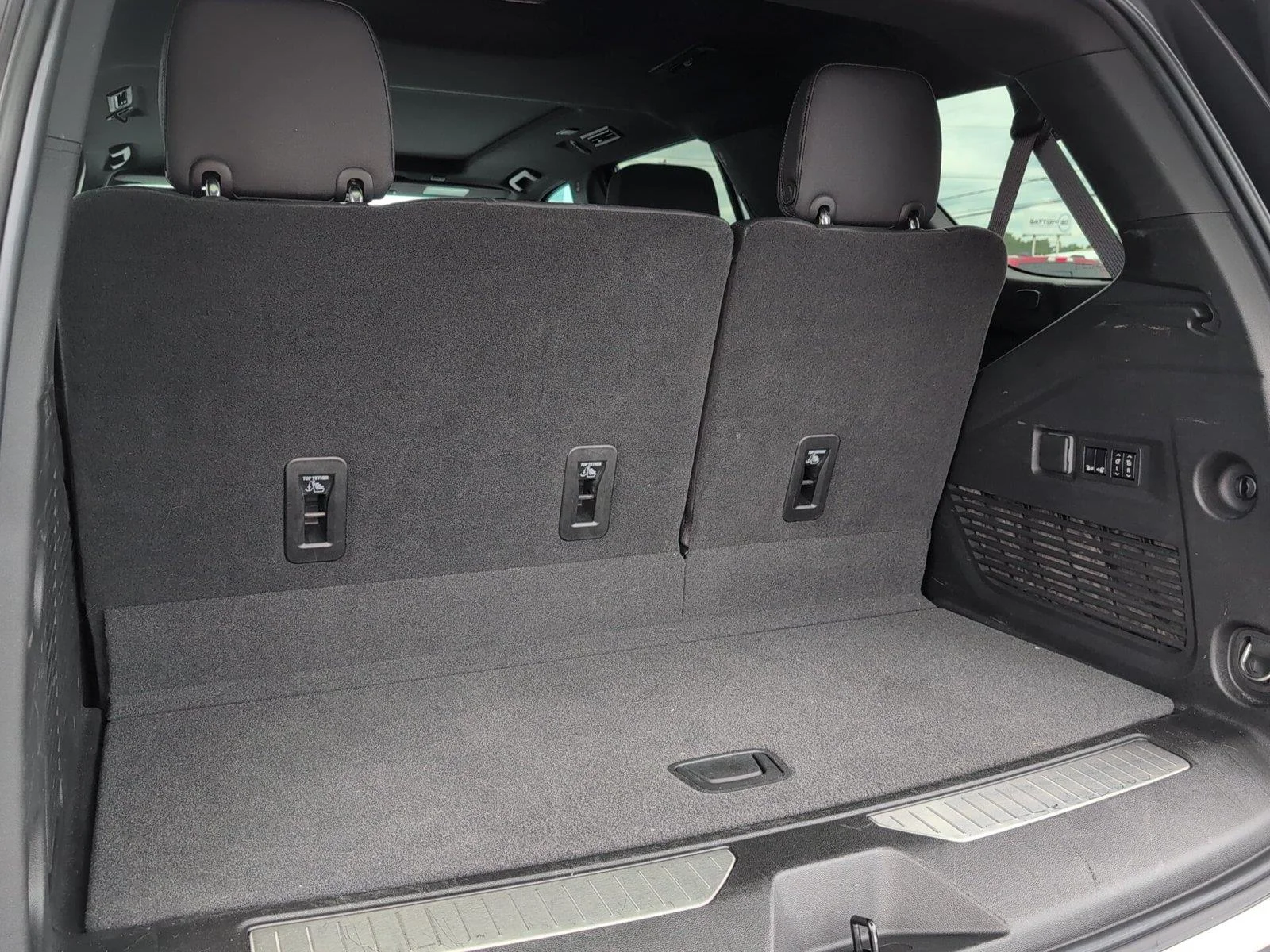 Used 2023 SUMMIT WHITE Chevrolet RST image 35
