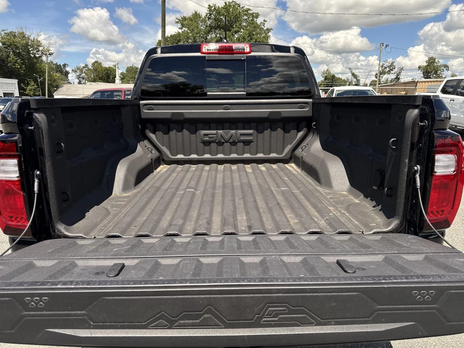 Used 2026 Onyx Black GMC AT4 image 32