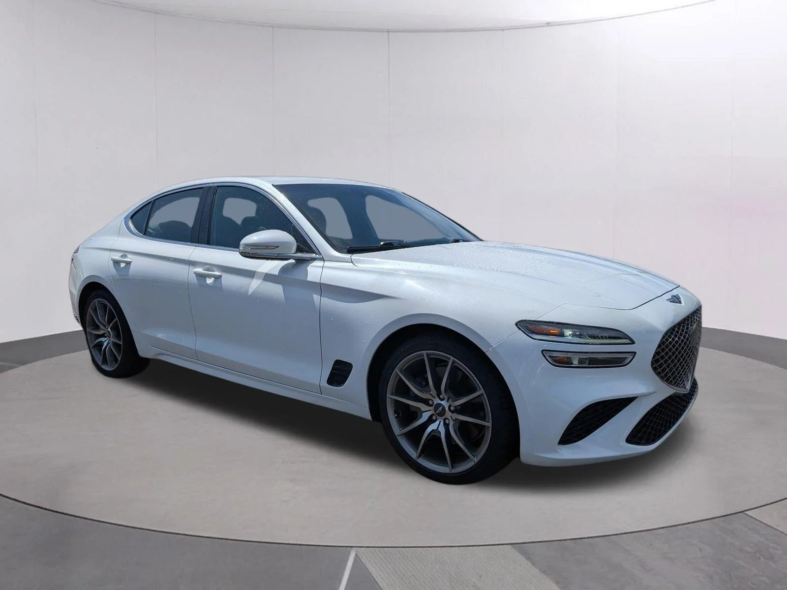 Used 2022 Uyuni White Genesis 3.3T image 7
