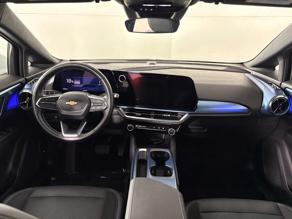 Used 2024 White Chevrolet LT image 39