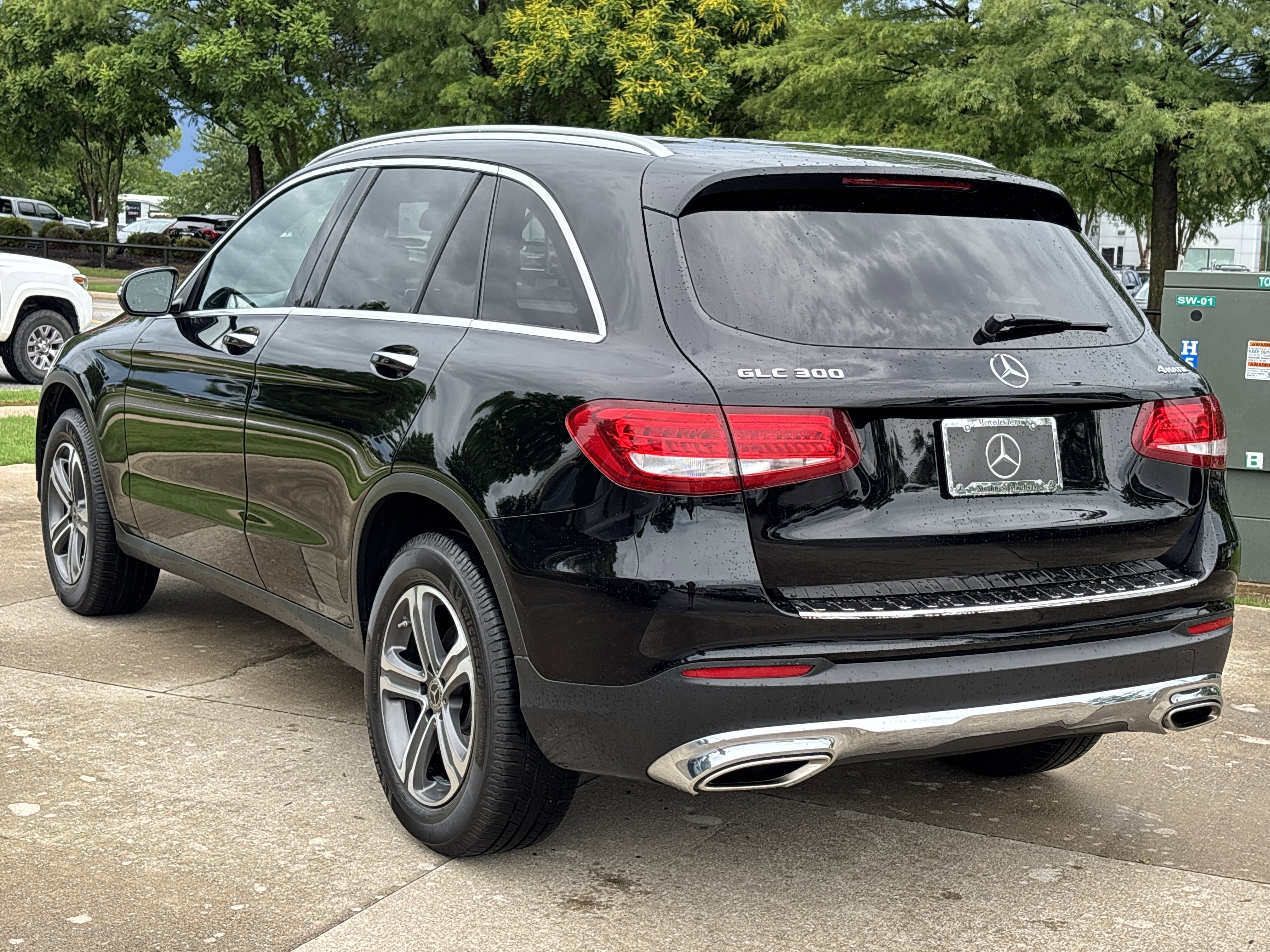 Used 2018 Black Mercedes-Benz GLC 300 4Matic image 10