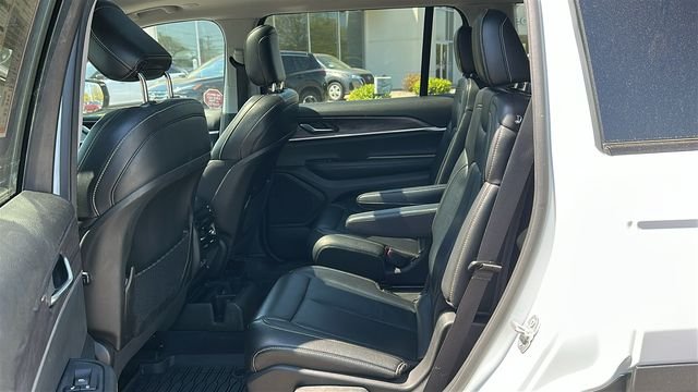Used 2023 White Jeep Limited image 24