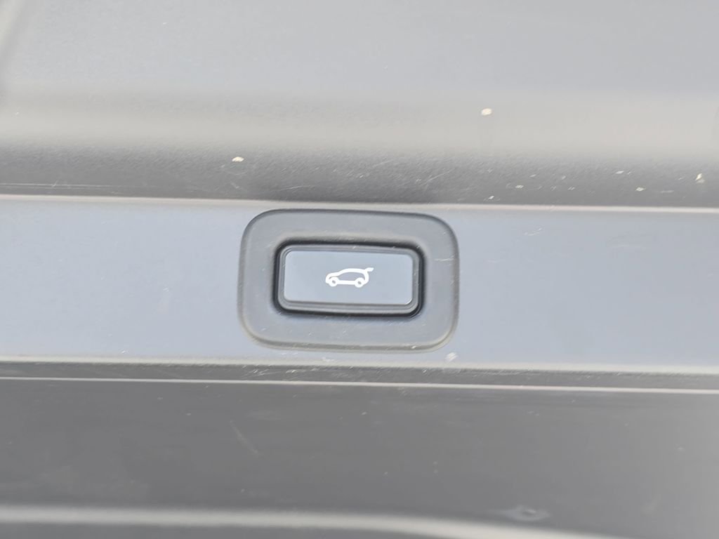 Certified Used 2023 Black Land Rover SV image 17