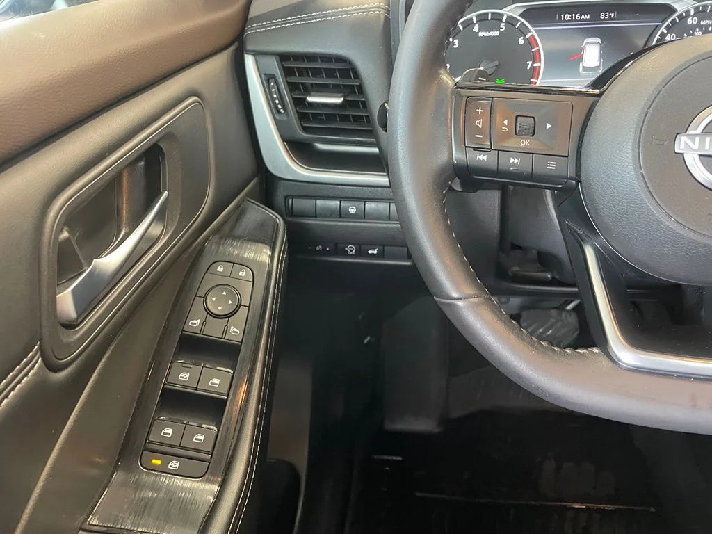 Used 2023 Gray Nissan SV image 13