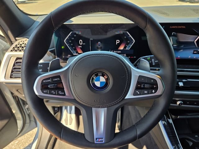 Used 2024 Gray BMW xDrive40i image 27