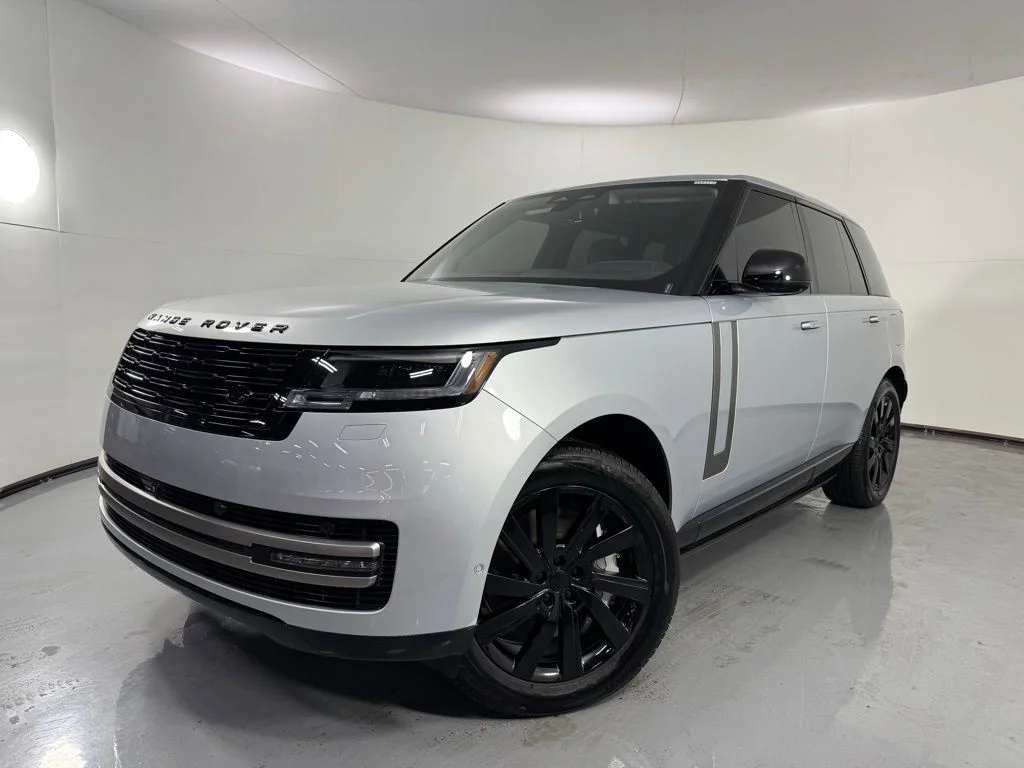 2025 Land Rover Range Rover 3.0 PHEV SE SWB's photo