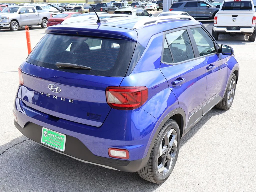 Used 2025 Blue Hyundai SEL image 5