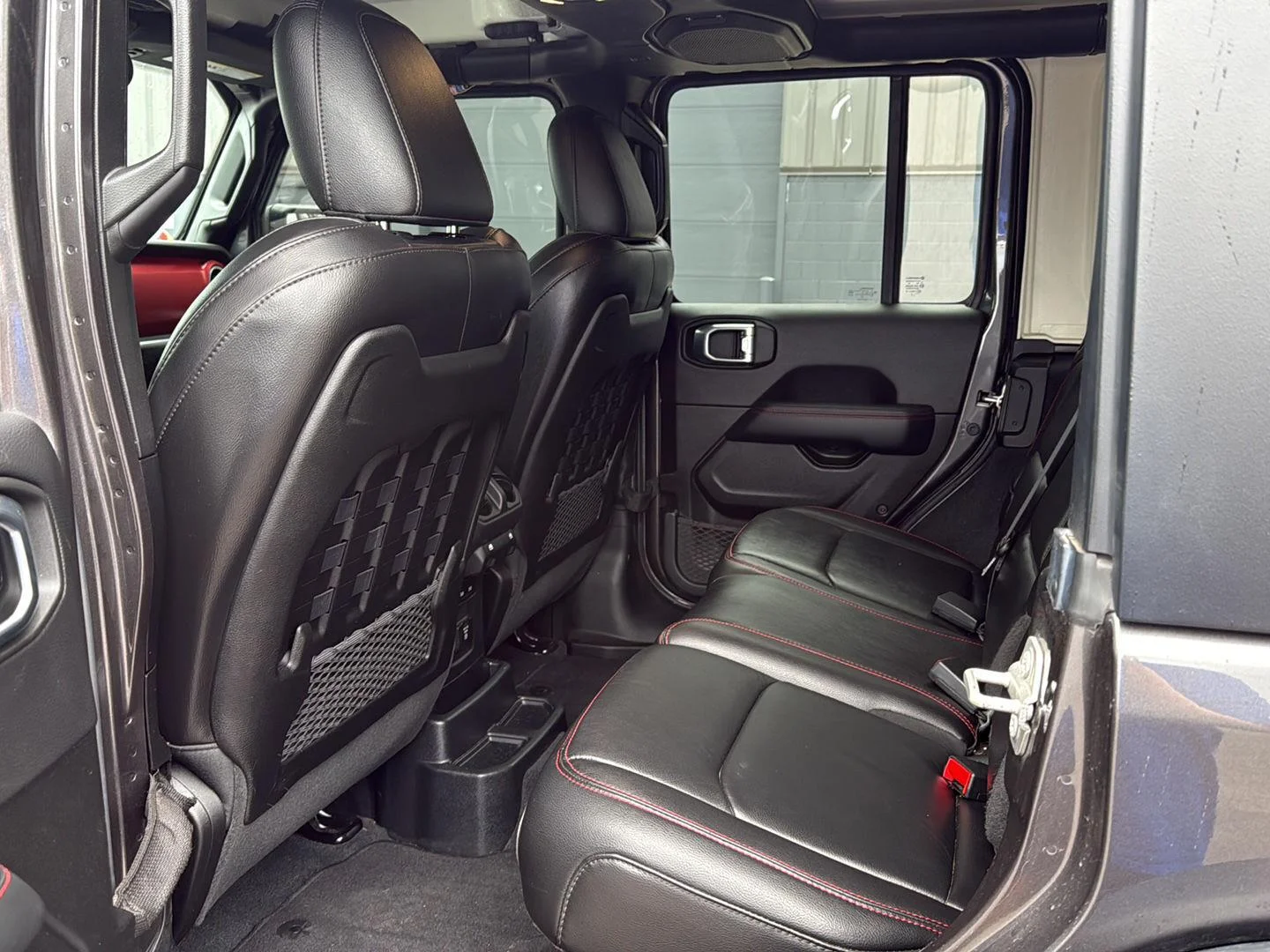 Used 2023 Granite Crystal Metallic Clearcoat Jeep Rubicon image 10