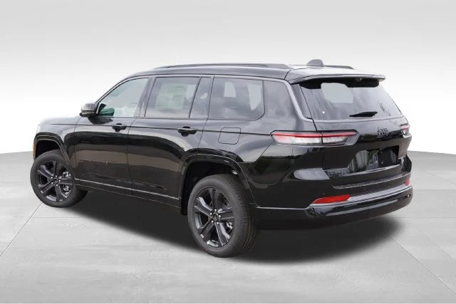 New 2027 High-Gloss Black Paint Jeep Limited Reserve image 5