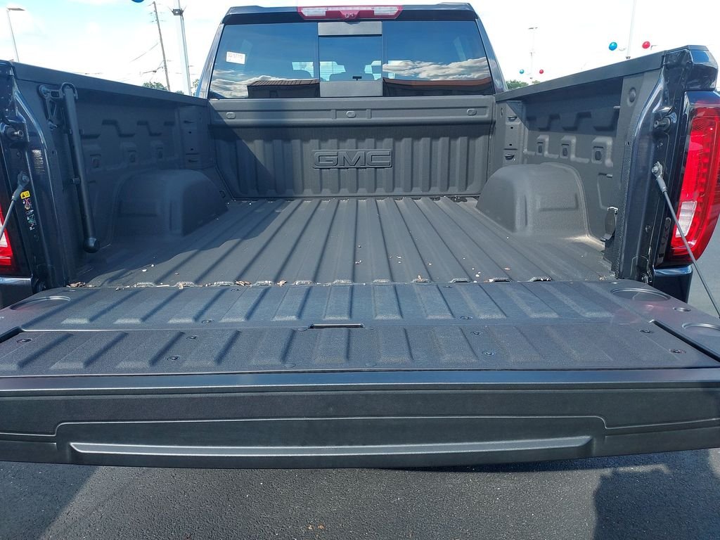 Used 2025 Silver GMC Denali image 32