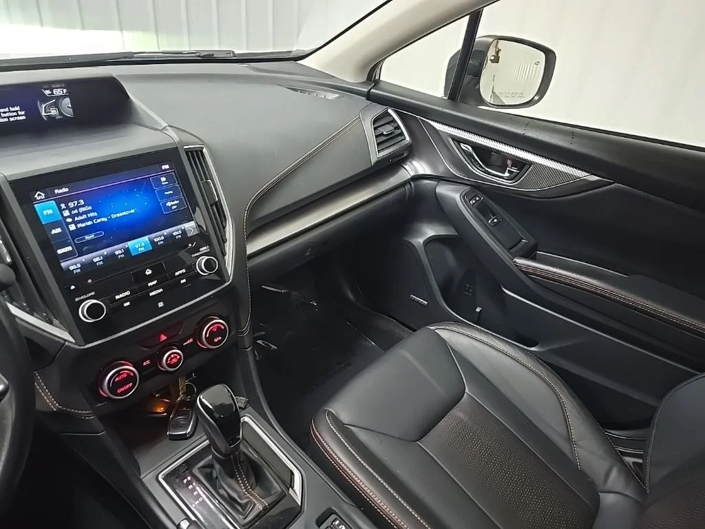 Used 2023 Crystal White Pearl Subaru Limited image 27