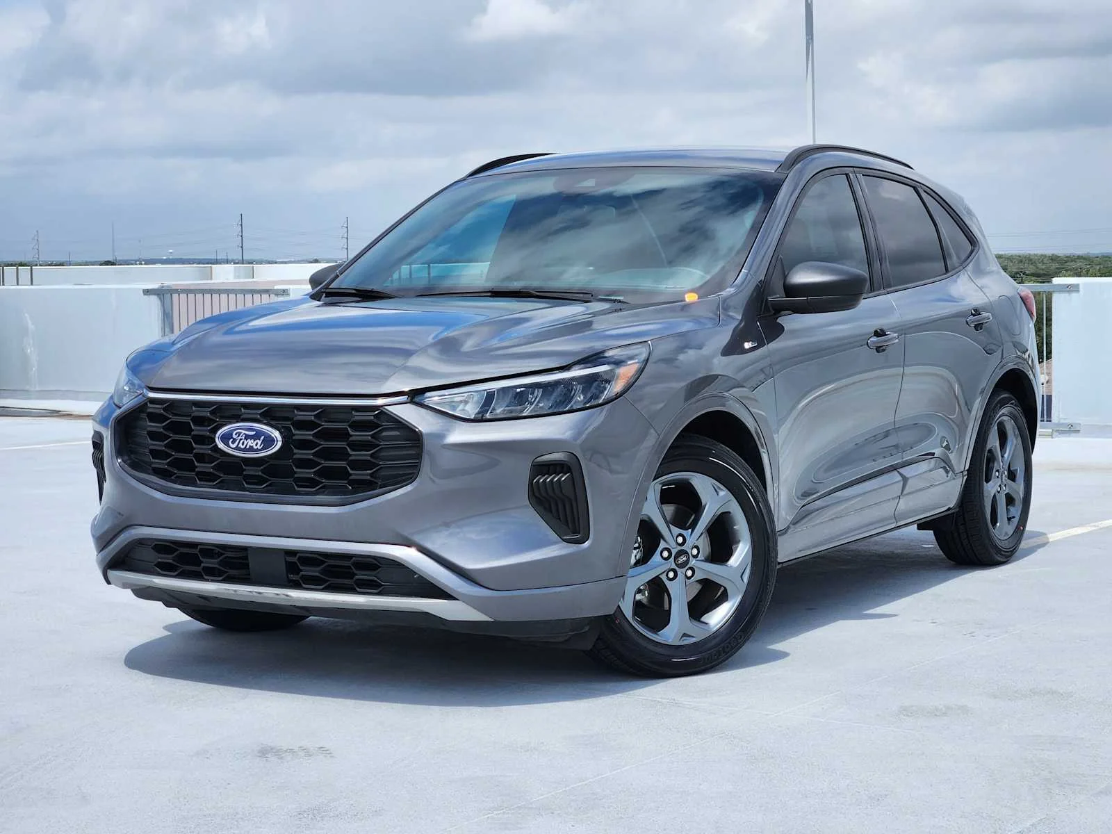 2024 Ford Escape ST-Line FWD's photo