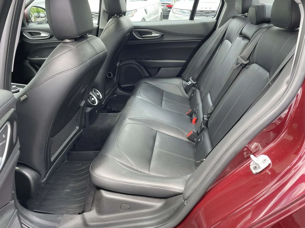 Used 2017 Red Metallic Alfa Romeo Base image 17