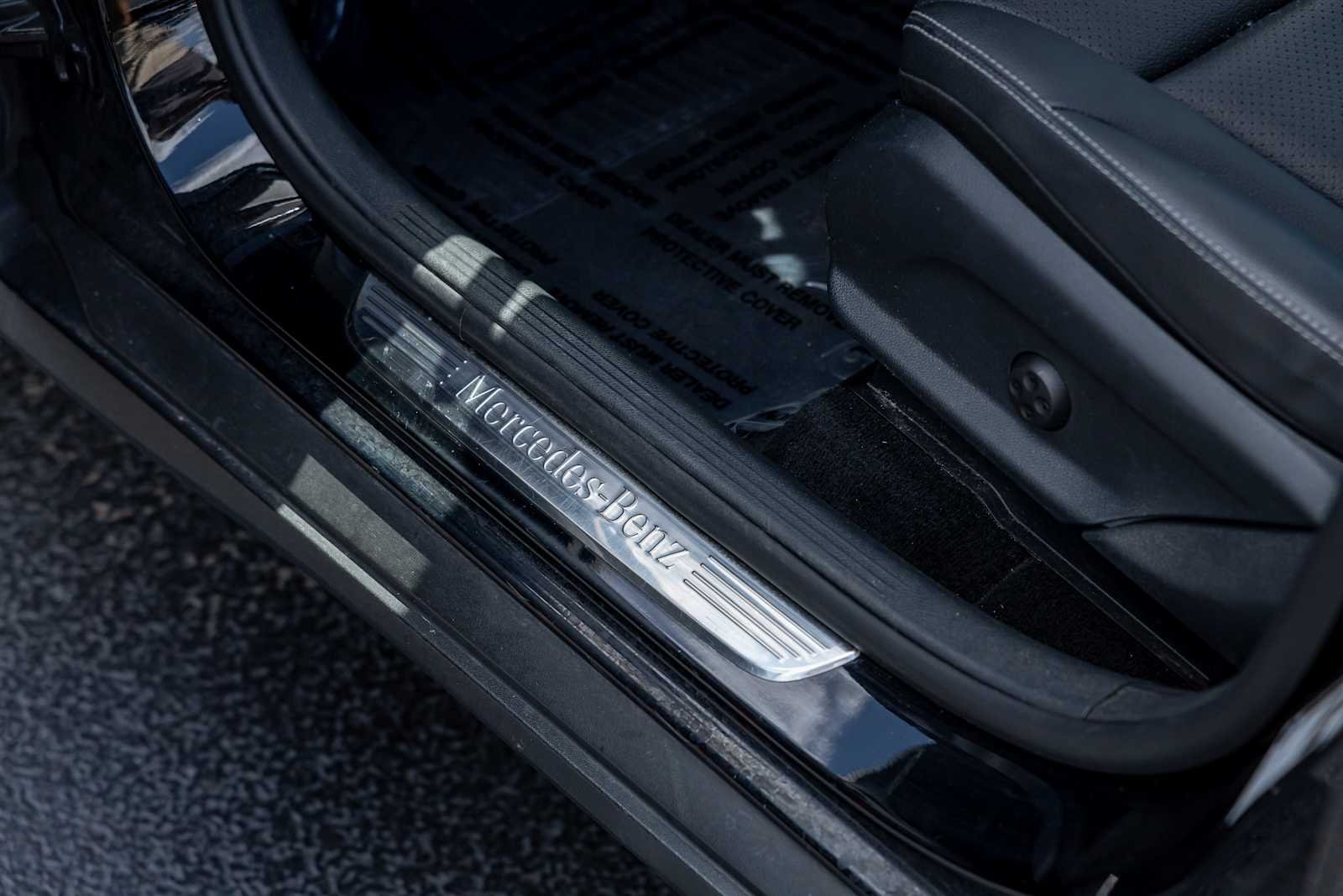 Used 2018 Black Mercedes-Benz GLC 300 image 14