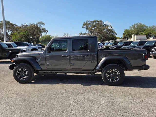 New 2026 Granite Crystal Metallic Clear-Coat Exterior Paint Jeep Sahara image 4
