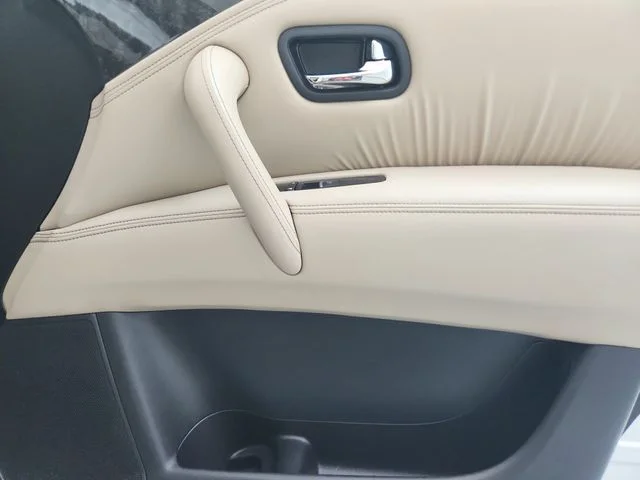 Used 2024 White Nissan Platinum image 45