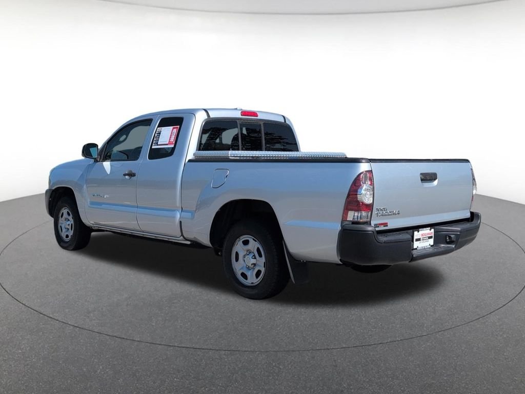 Used 2009 Silver Toyota Base image 3