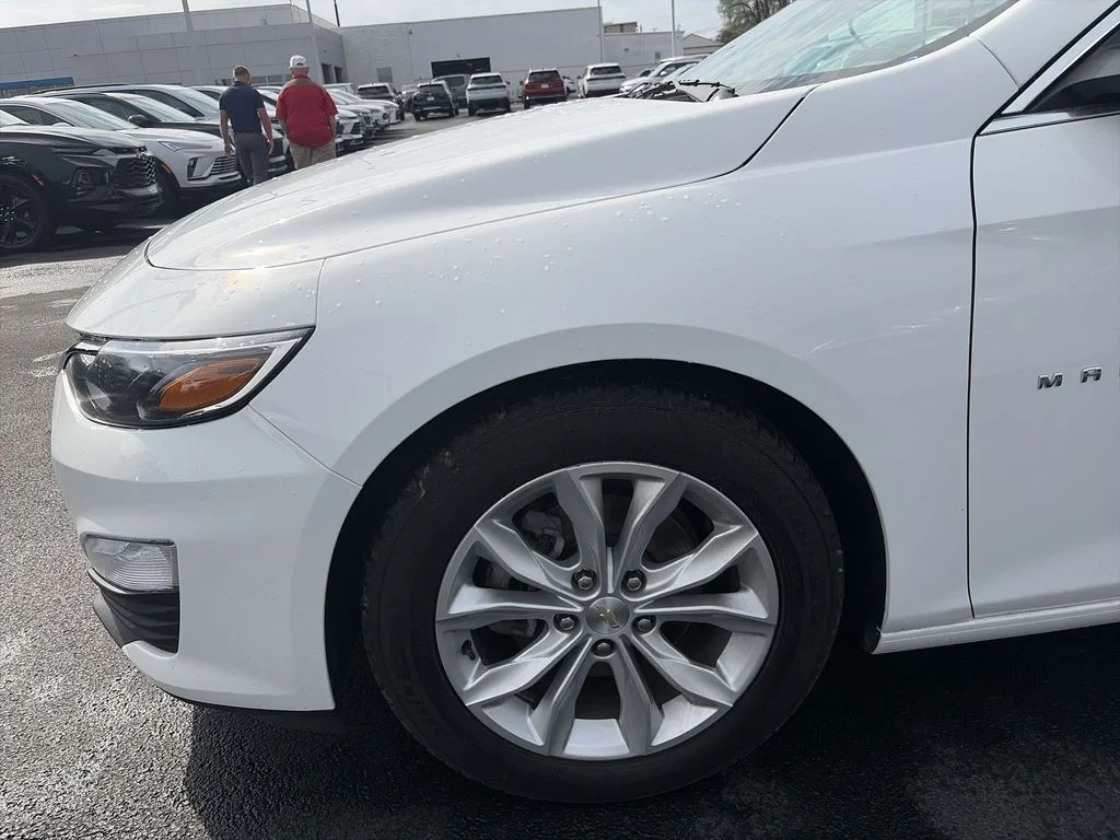 Used 2021 White Chevrolet LT image 16