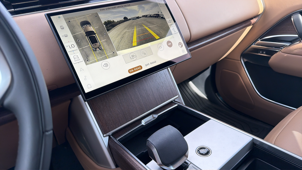 New 2026 Fuji White Land Rover SE image 24