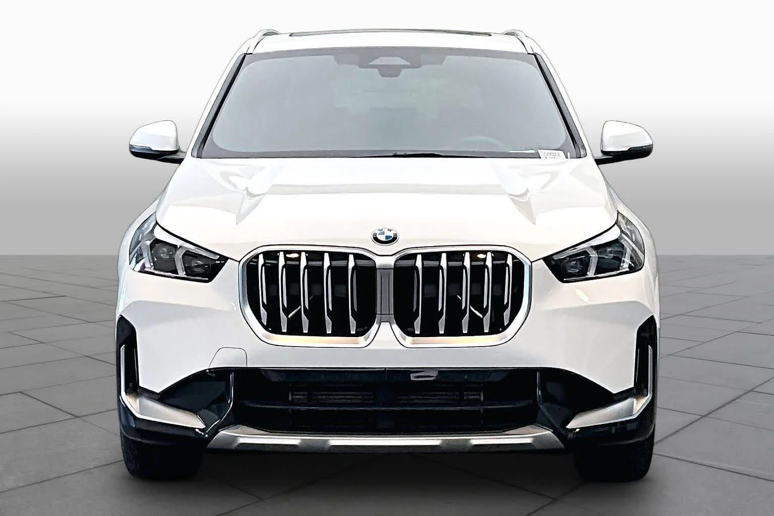 Used 2025 Alpine White BMW xDrive28i image 5