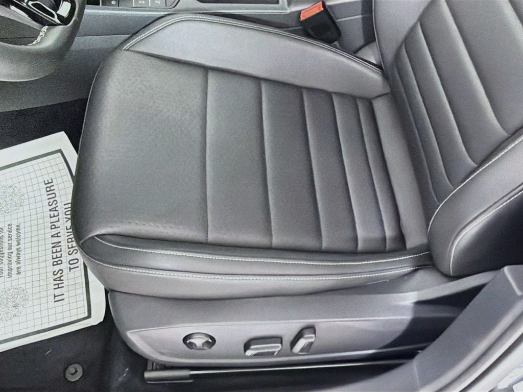 Used 2021 Platinum Gray Metallic Volkswagen SEL Automatic image 19