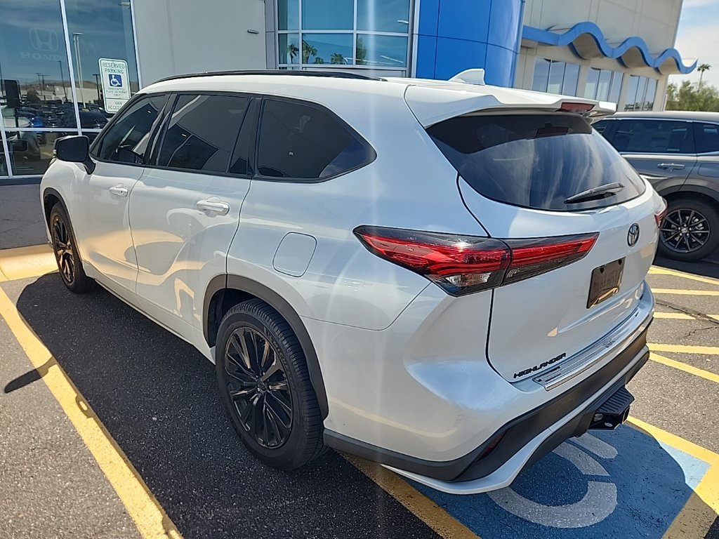 Used 2022 Pearl Toyota XSE image 5