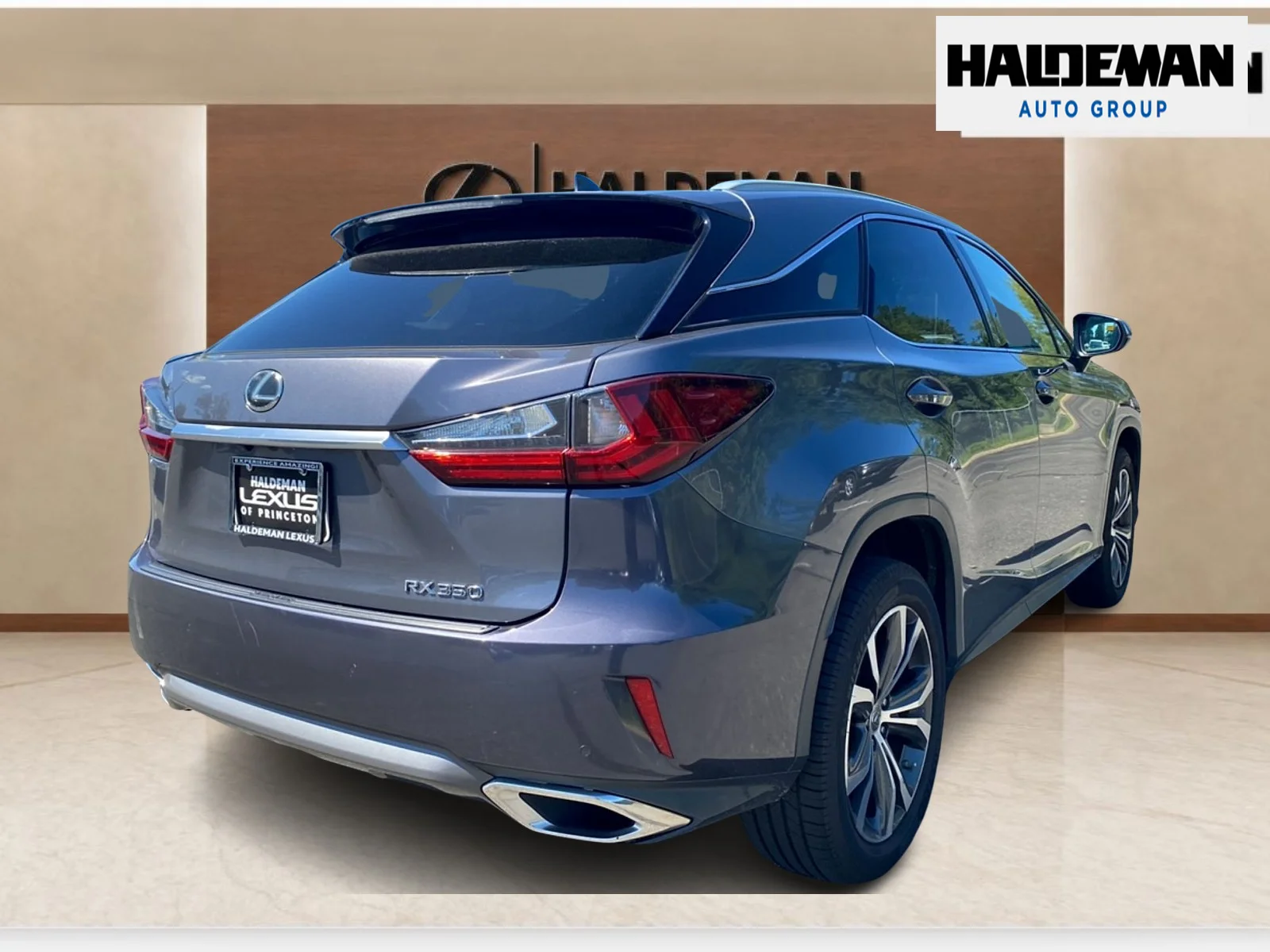 Used 2016 Nebula Gray Pearl Lexus  image 4