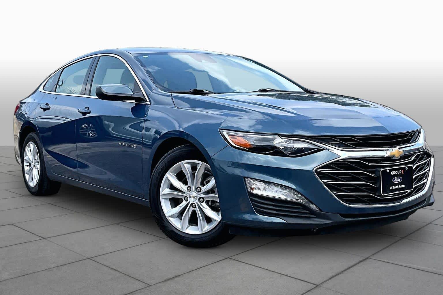 Used 2024 Lakeshore Blue Metallic Chevrolet LT image 3