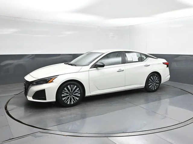 2025 Nissan Altima 2.5 SV's photo
