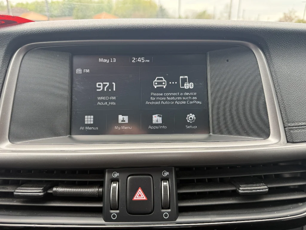 Used 2018 Snow White Pearl Kia LX image 19