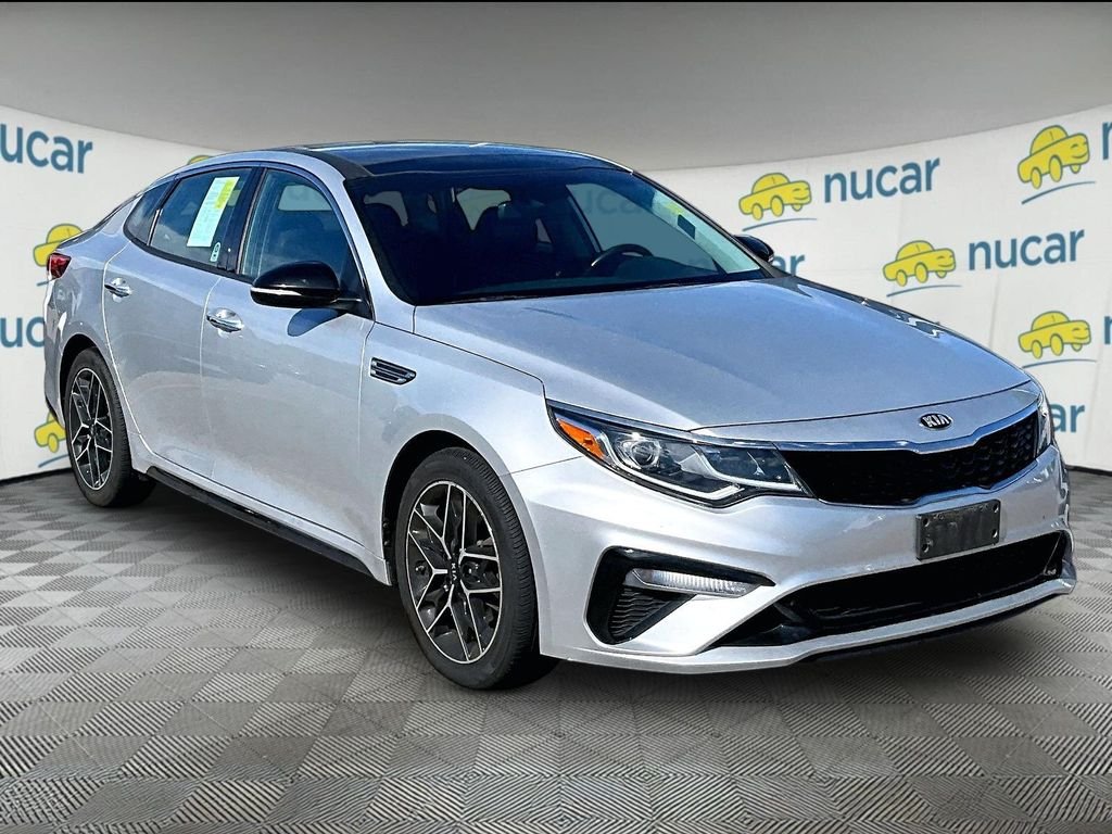 Used 2020 Silver Kia SE image 1
