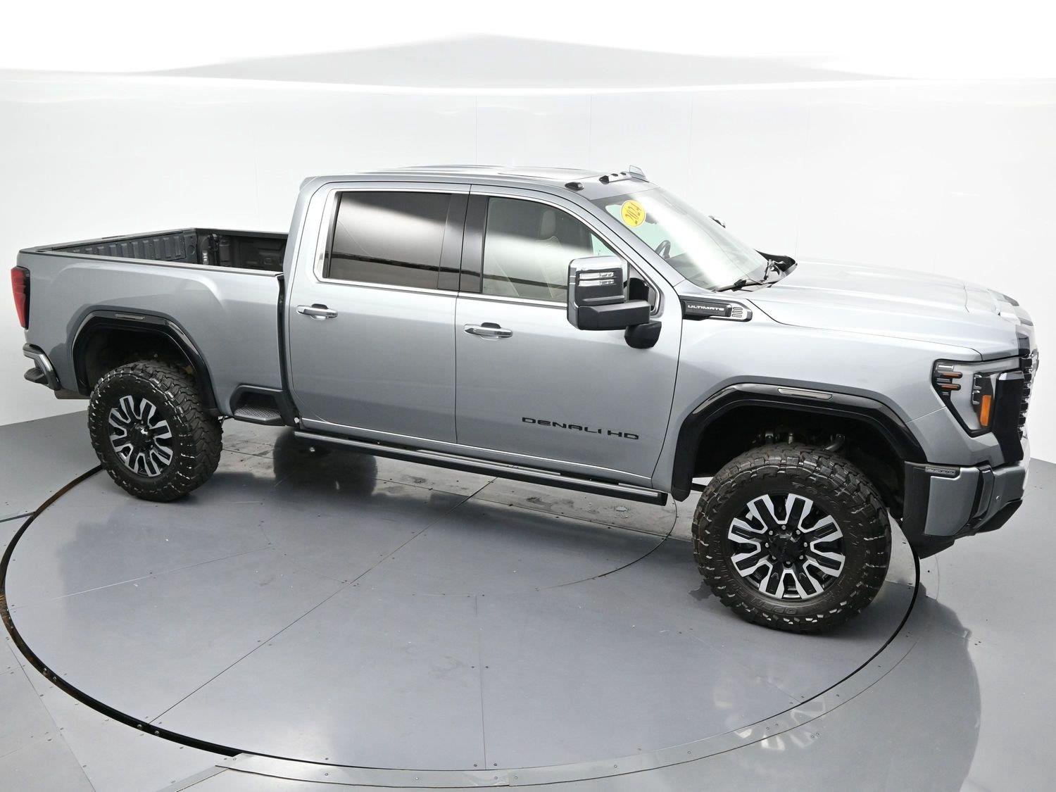 Used 2024 Sterling Metallic GMC Denali Ultimate image 40