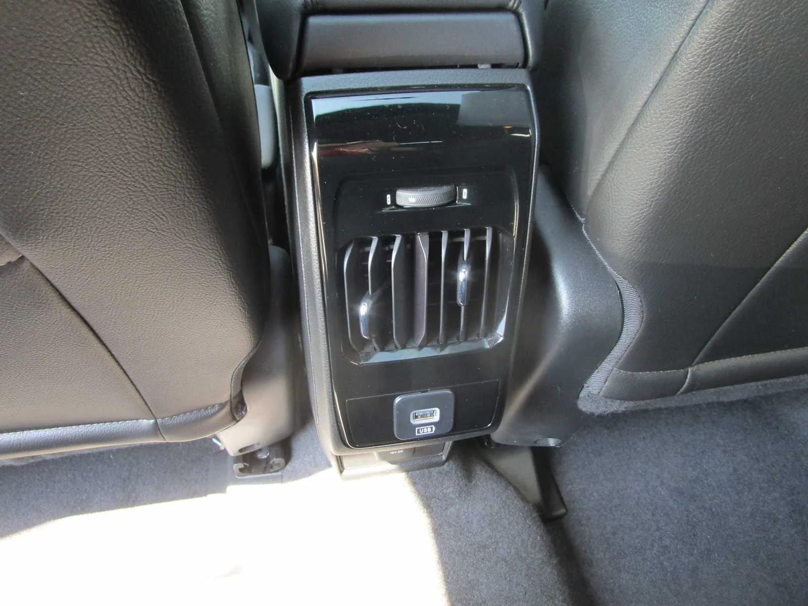 Used 2023 Bright White Clearcoat Jeep Limited image 10