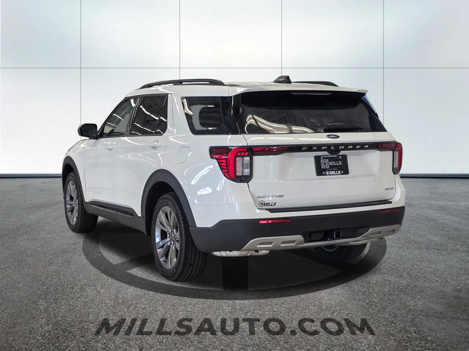 New 2026 Star White Metallic Tri-Coat Ford Active image 5