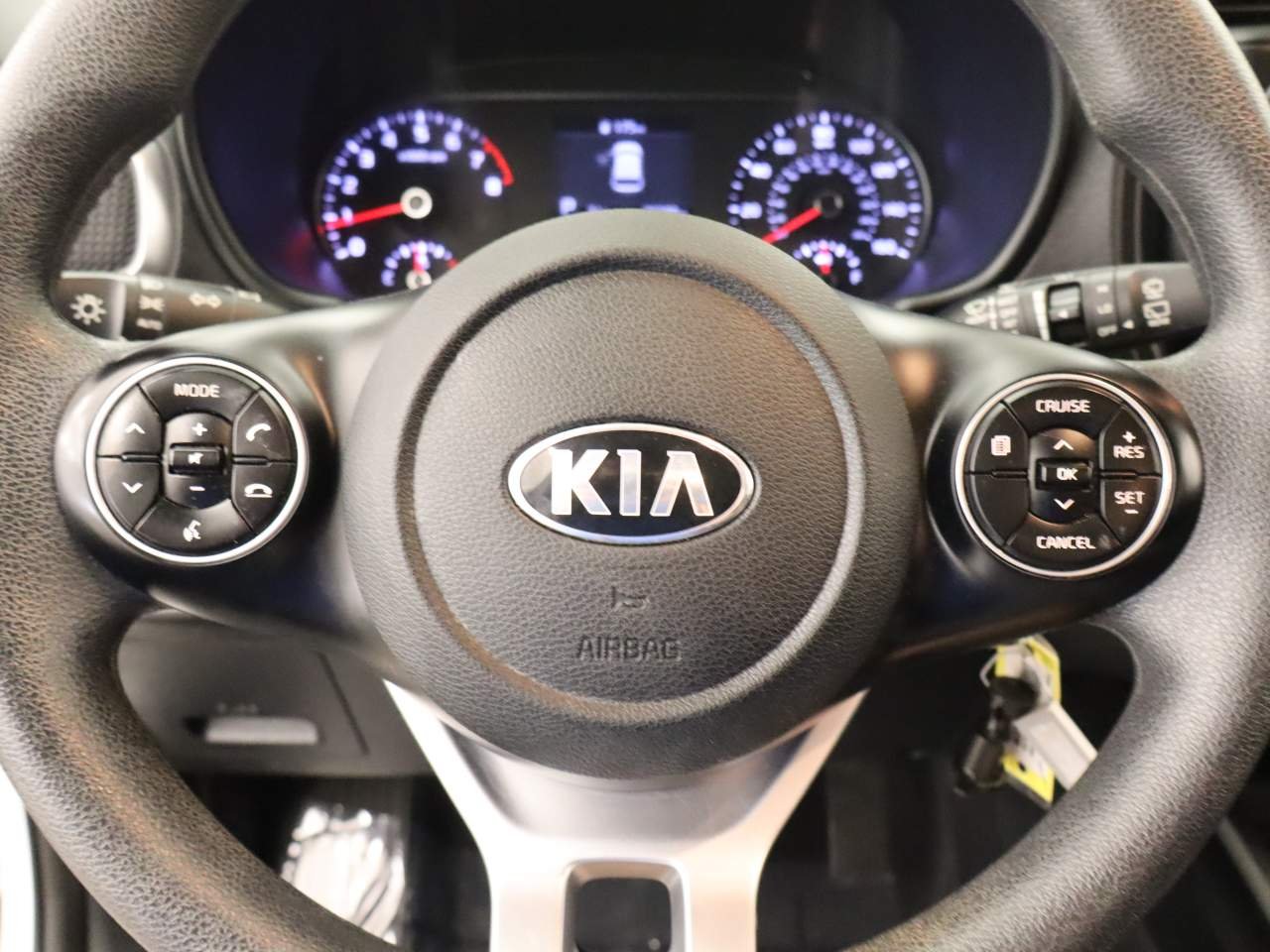 2021 Kia Soul LX - Photo 12