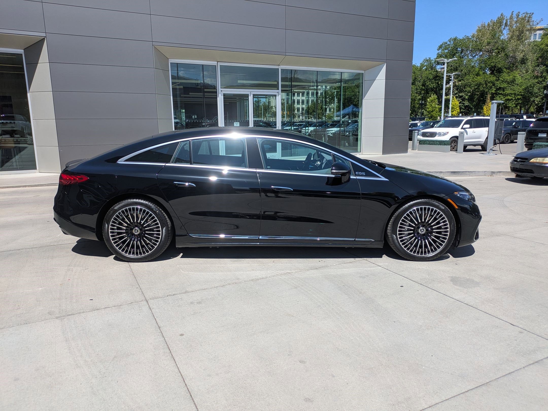 New 2026 Black Mercedes-Benz EQS 450 image 21