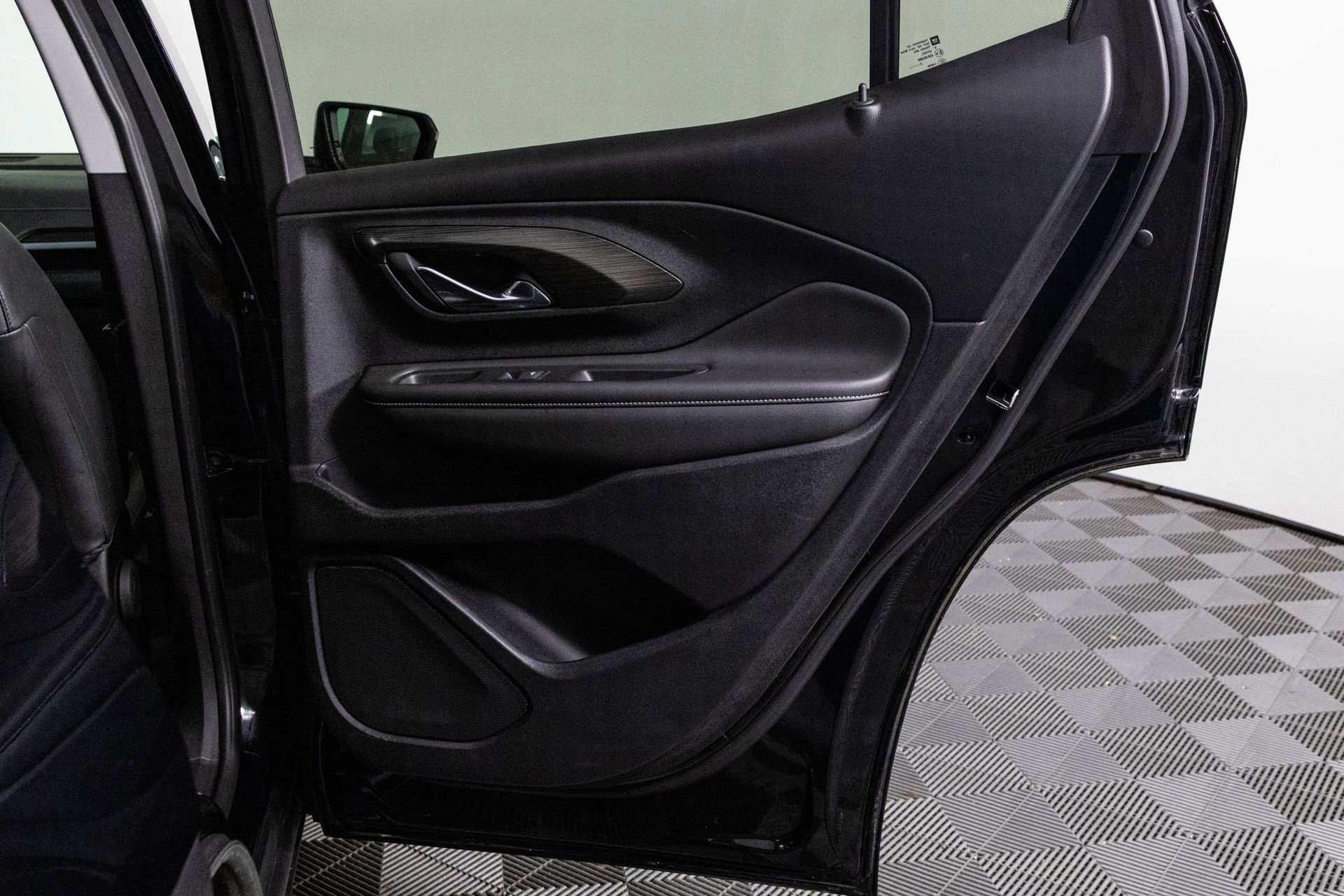 2023 GMC TERRAIN - Image 37