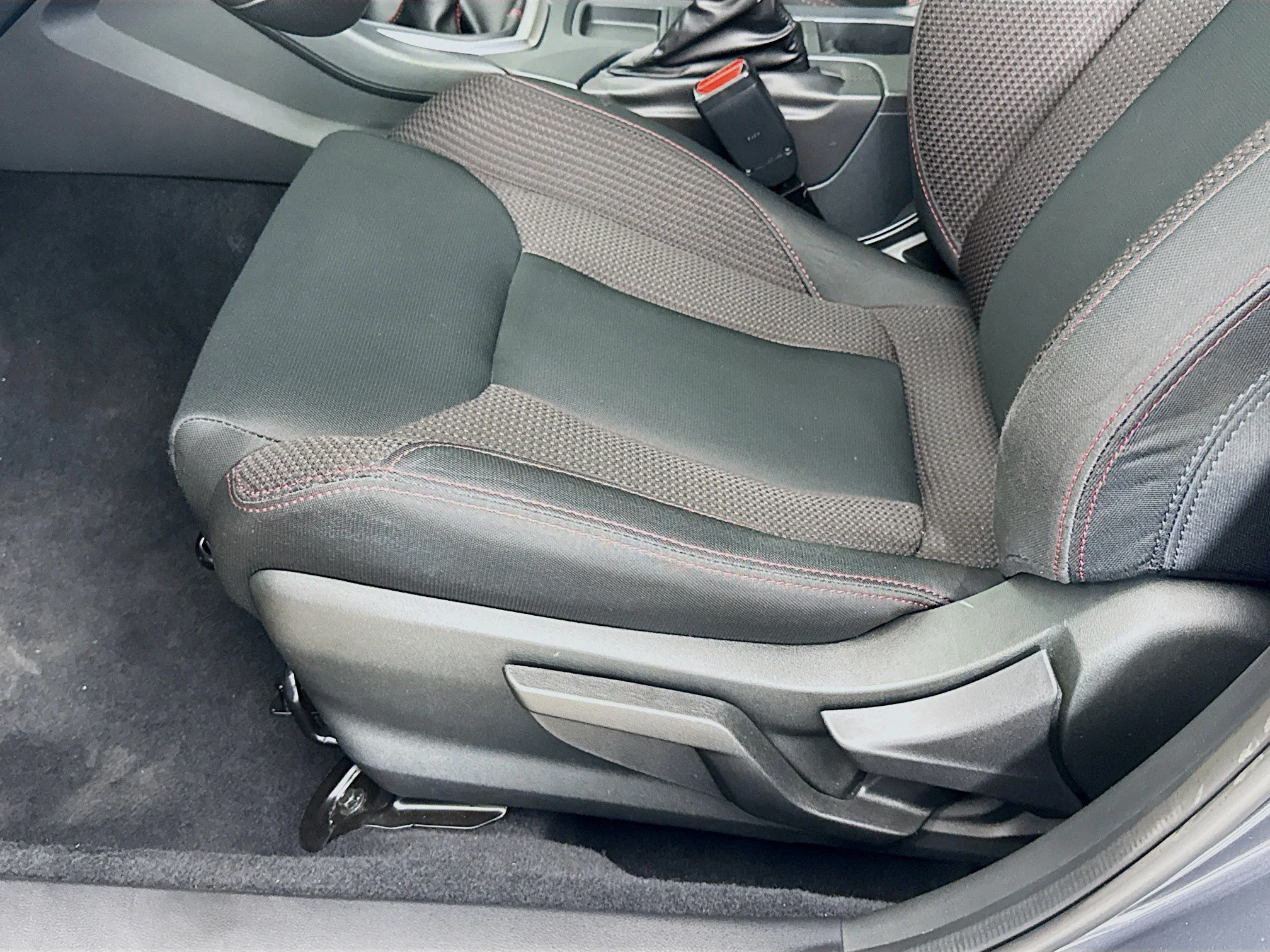 Used 2023  Subaru Premium image 21